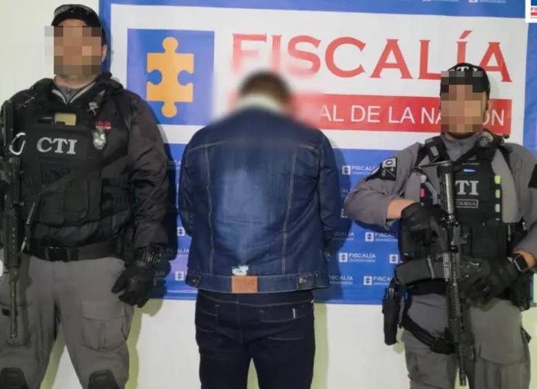Momento en el que Manuel Ranoque fue capturado por las autoridades. FOTO: Fiscalía General de la Nación