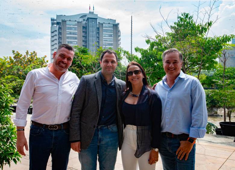De izquierda a derecha, Juan Carlos Benjumea, Juan David Valderrama, Claudia Carrasquilla y Carlos Cuartas. FOTO Esneyder Gutiérrez