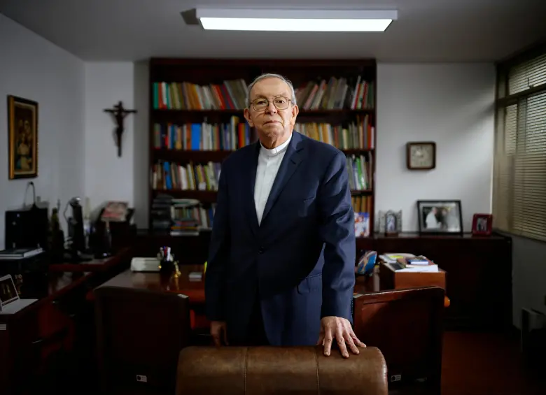 Monseñor Henao ha presidido el Comité Nacional del Consejo Nacional de Paz, Reconciliación y Convivencia (CNPRC). Ha participado en procesos de paz desde los años 90. FOTO COLPRENSA