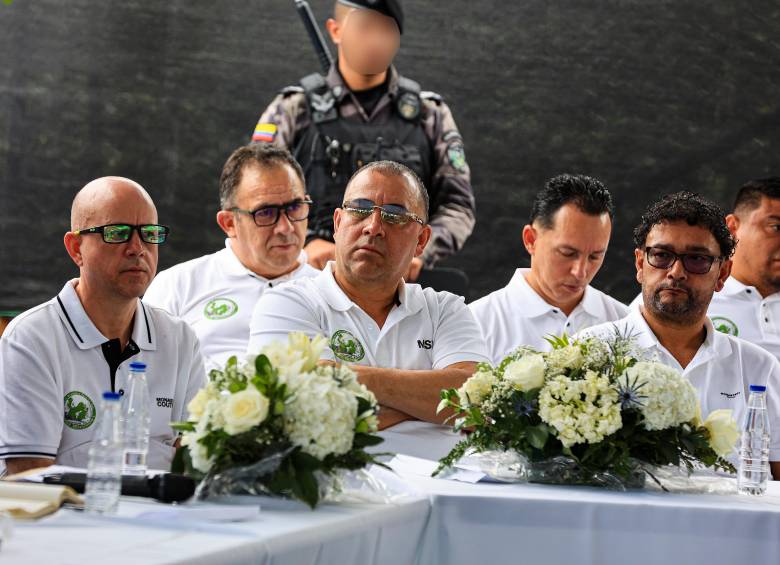 En la imagen, varios de los cabecillas que fueron incluidos en la resolución de la Fiscalía: Rodrigo Henao Acevedo, alias Perica; Juan Fernando Álvarez, alias Juan 23; Gustavo Pérez, alias El Montañero, y Andrés Dimaría o Edilberto Oliveros Correa, alias Mundo Malo. Foto: Manuel Saldarriaga Quintero.