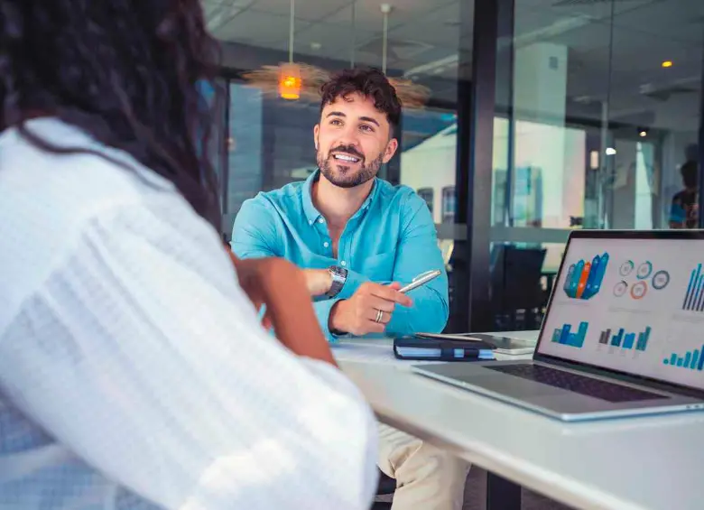Hay vacantes activas para community managers, especialistas en marketing y diseño. FOTO: GETTY