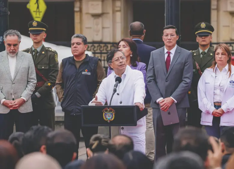 Este domingo en la mañana, el presidente Petro dio declaraciones acompañado de los representantes de entes de control y otras instituciones. FOTO Presidencia