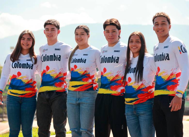De izquierda a derecha, Kmila Buitrago (challenger), Juan José Velásquez, Nicol Foronda, Juan José López, Mariana Agudelo y Samuel Marulanda. Diego Arboleda ya se encuentra concentrado en Europa. Foto: Manuel Saldarriaga. 