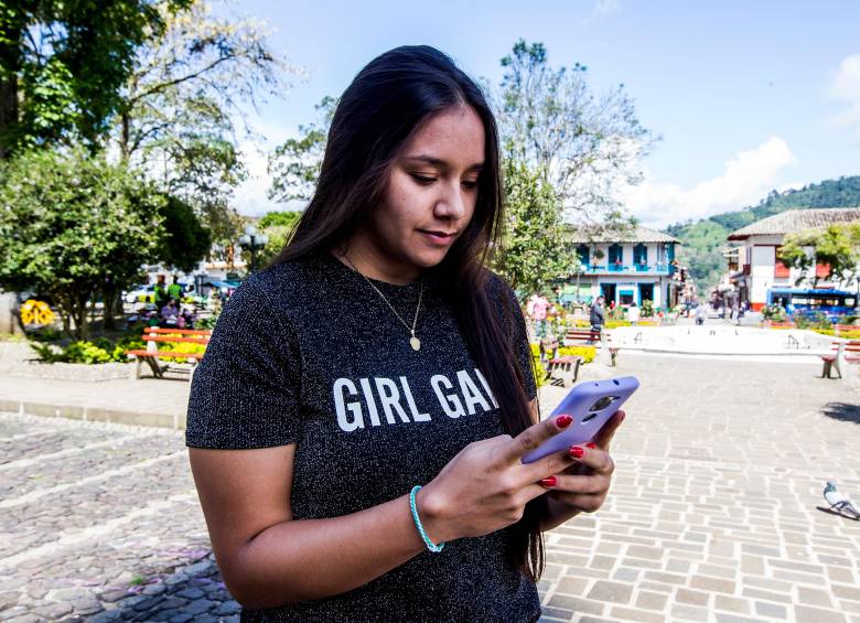 Los jóvenes creen que las llamadas implican conversaciones difíciles de tramitar, indica estudio. Foto: EL COLOMBIANO.