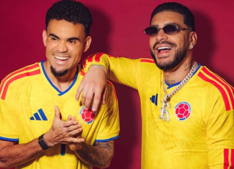 Lucho Díaz y Ryan Castro durante la entrevista con Billboard, en la que hablaron de orgullo, identidad colombiana y el sueño mundialista rumbo a 2026. Foto: Billboard