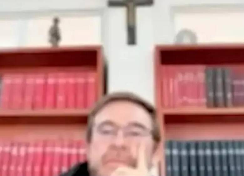 La Secretaría de Educación ya sancionó en primera instancia al Colegio San Carlos por presunta negligencia en la Ruta de Atención Integral en el caso. FOTO: Captura de video Fiscalía General de la Nación.