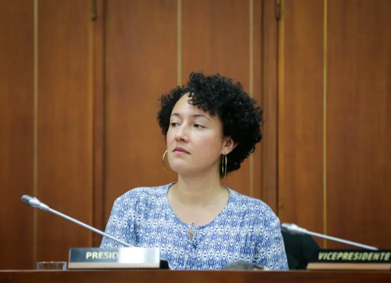 La senadora del Pacto Histórico es la delegada del Gobierno ante los diálogos de paz en Medellín. Foto: Colprensa