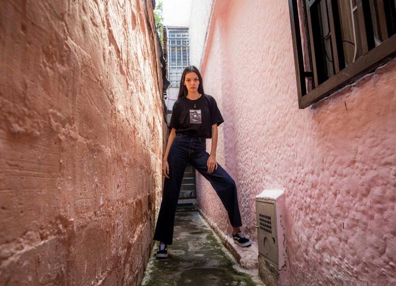 Valeria Echeverri en las calles de Belén. FOTO Carlos Velásquez