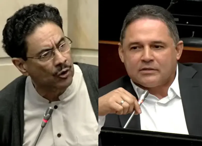 Iván Cepeda y Honorio Henríquez en la plenaria del 4 de noviembre de 2025. Foto: Captura de video. 