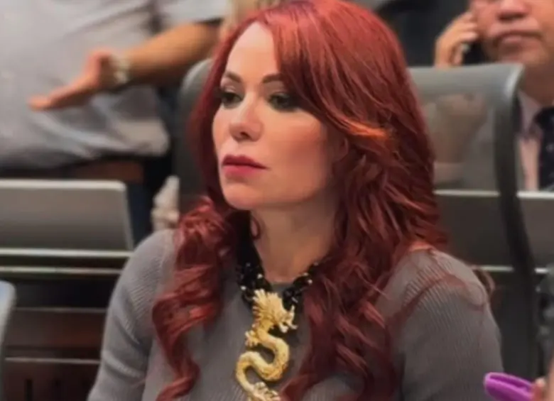 Se trata de la presidenta de la Comisión de Acusaciones, Gloria Arizabaleta. Foto: Redes sociales @gloriaearizabaleta