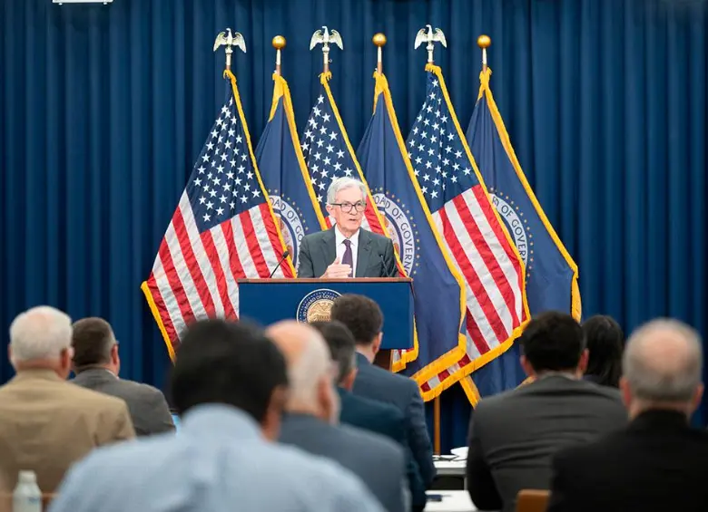 El jefe de la FED, Jerome Powell, explicó las razones para mantener las tasas de interés . FOTO tomada de X