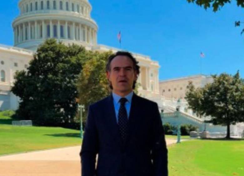 El alcalde Federico Gutiérrez viajó a Estados Unidos en donde tendrá una agenda de dos días con congresistas de ese país. Foto: Captura de video redes sociales