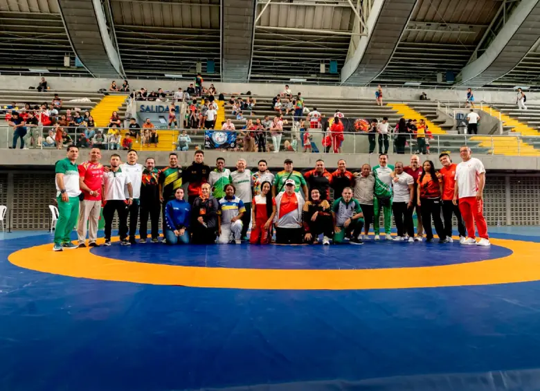 El Nacional de lucha contó con la presencia de delegaciones de 13 Ligas. Sus líderes se esfuerzan por el desarrollo de este deporte en el país. FOTO CORTESÍA
