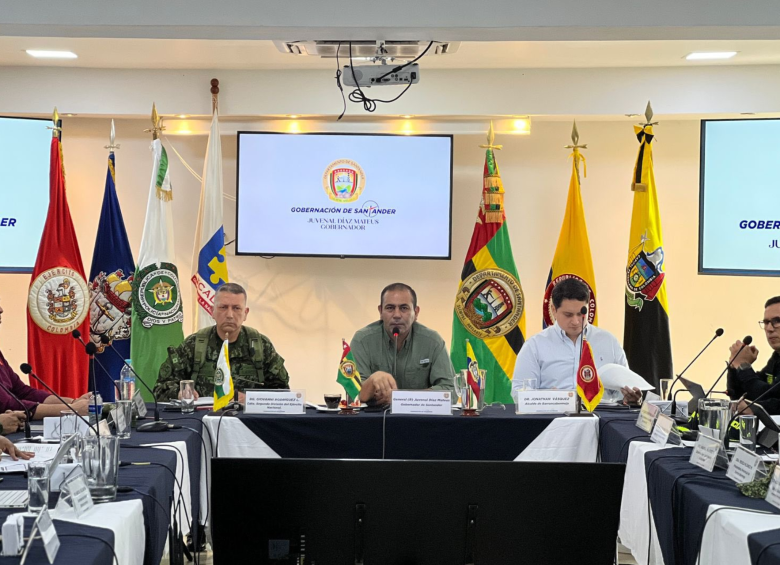 El alcalde de Barrancabermeja junto con el gobernador de Santander realizaron un Consejo de Seguridad para atender el aumento de homicidios en esa ciudad. 