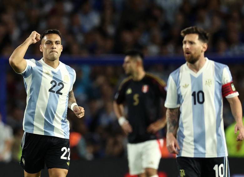 Lautaro y Messi celebraron ante Perú. FOTO: CONMEBOL 