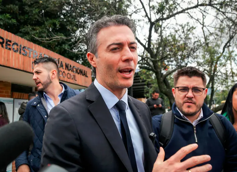 El exalcalde Daniel Quintero y ocho funcionarios de su administración son investigados dentro del escándalo de Aguas Vivas. FOTO: COLPRENSA