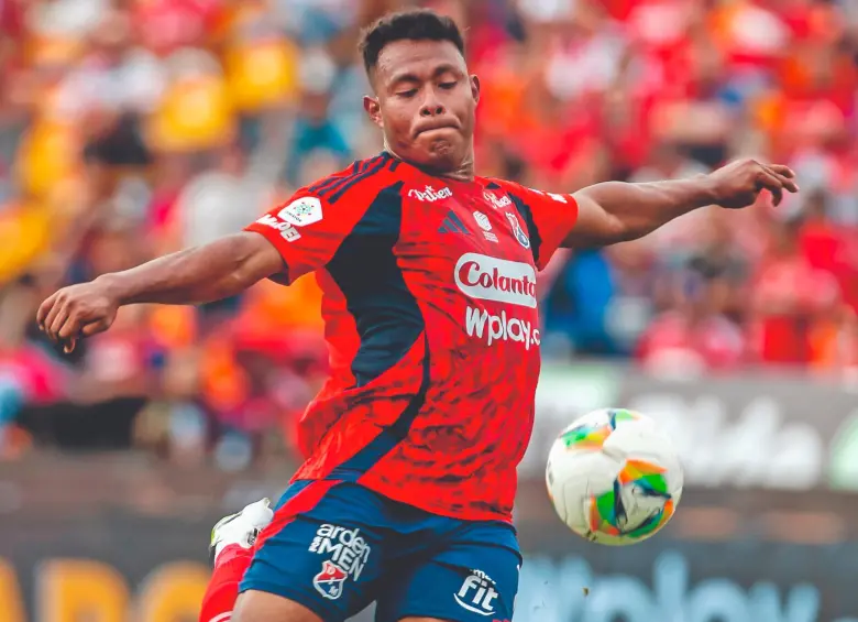 El cordobés Léider Berrío anotó doblete en el partido contra Deportes Tolima, el último que el cuadro rojo jugó por Liga. FOTO Juan Antonio Sánchez 