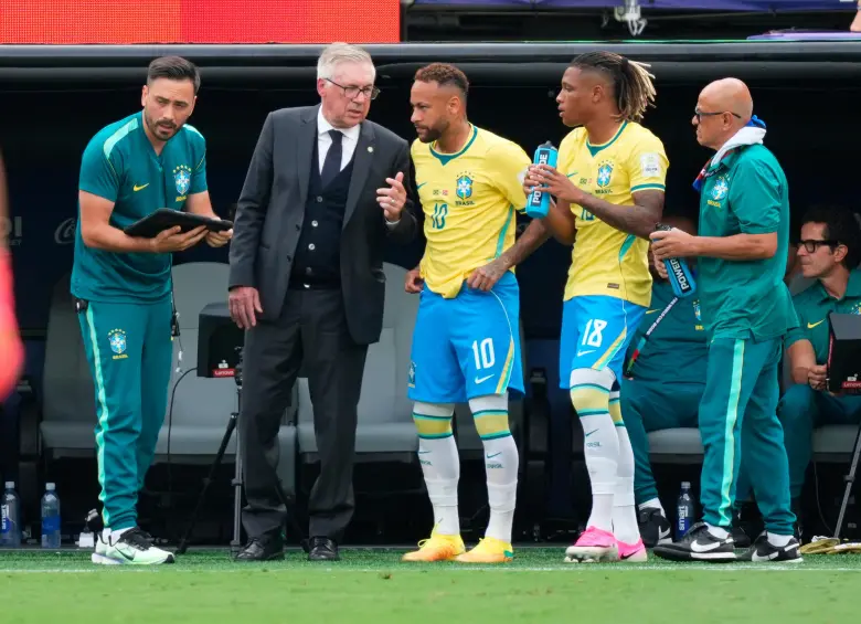 El italiano Carlo Ancelotti no pudo darle el título mundialista a Brasil en 2026. FOTO: GETTY