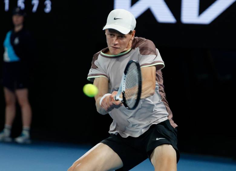 El italiano Jannik Sinner, de 22 años, es uno de los llamados a liderar, junto a Carlos Alcaraz, la nueva camada del tenis mundial. FOTO getty