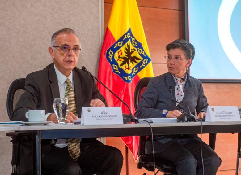 El ministro Iván Velásquez dijo que las iniciativas no pueden reemplazar a la Policía. FOTO Ministerio de Defensa