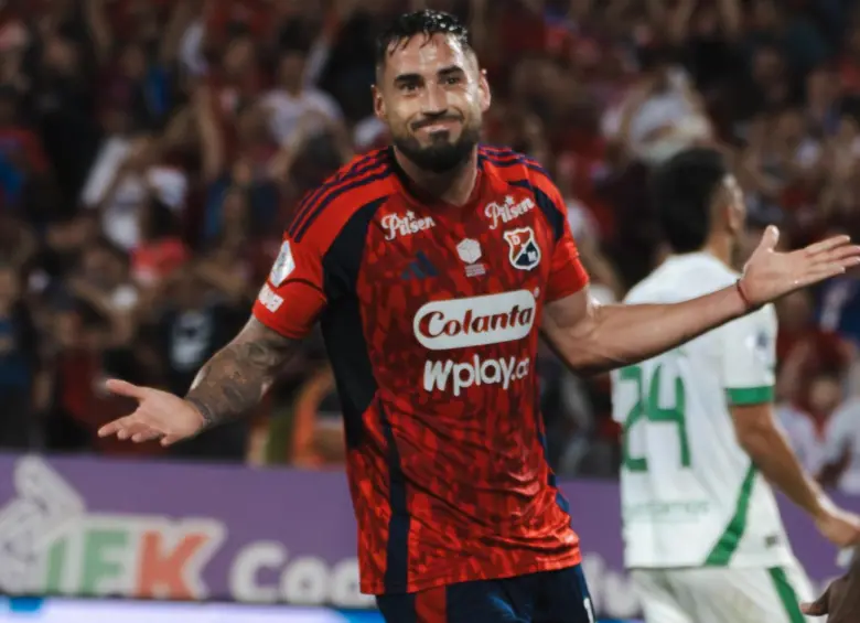 El delantero polaco argentino, de 32 años, es el goleador del DIM y de la liga colombiana, además fue uno de los anotadores en el partido contra Bucaramanga en el Atanasio. FOTO: Redes sociales @DIM_Oficial