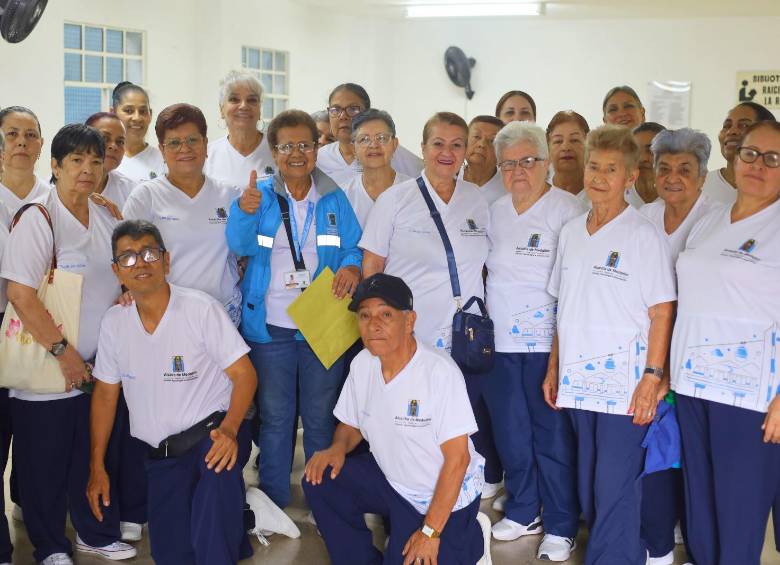 Grupo de adultos mayores del Distrito de Medellín. FOTO: Cortesía.