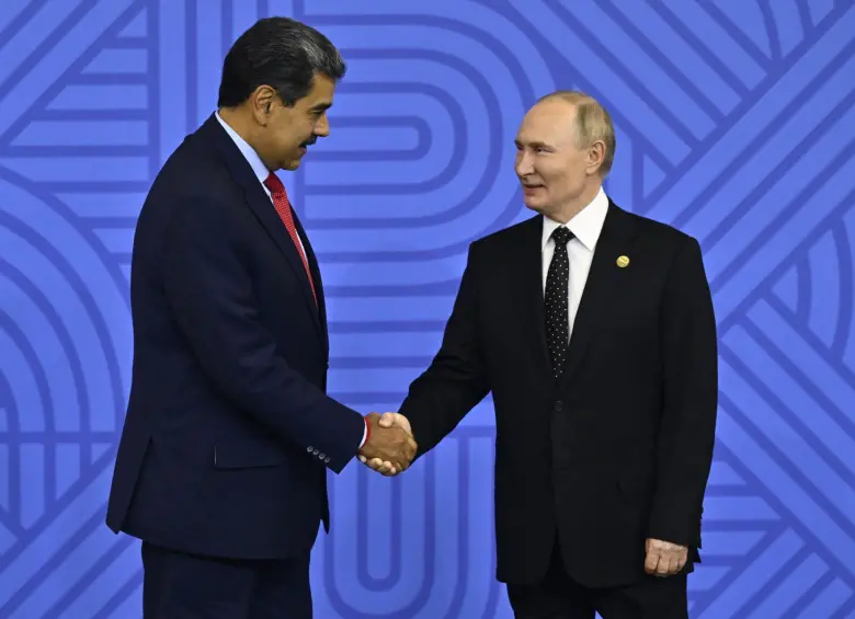 Vladimir Putin ha sido uno de los aliados más fuertes de Nicolás Maduro, con quien ha sostenido varias reuniones y previamente ha intervenido en medio de la escalada internacional de Estados Unidos contra el régimen venezolano. Foto: Getty Images