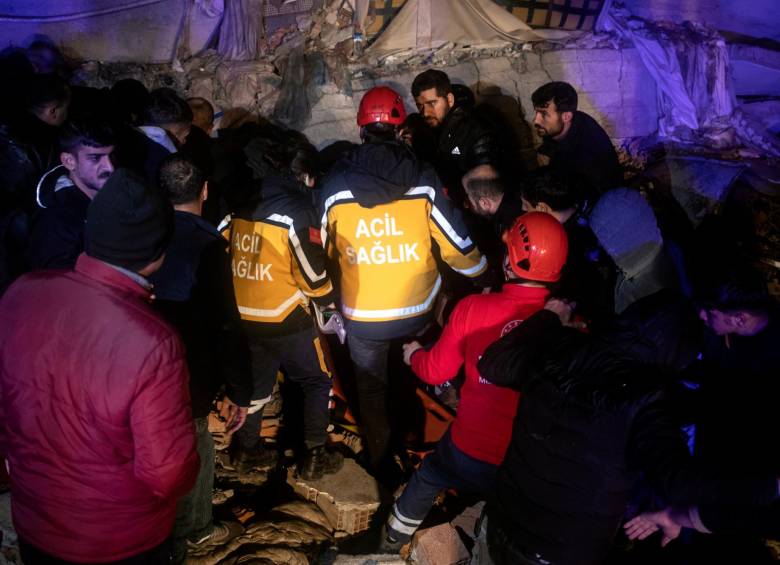 En el lugar ya se han producido algunas réplicas y se espera que ocurran más en los próximos días. FOTO EFE 