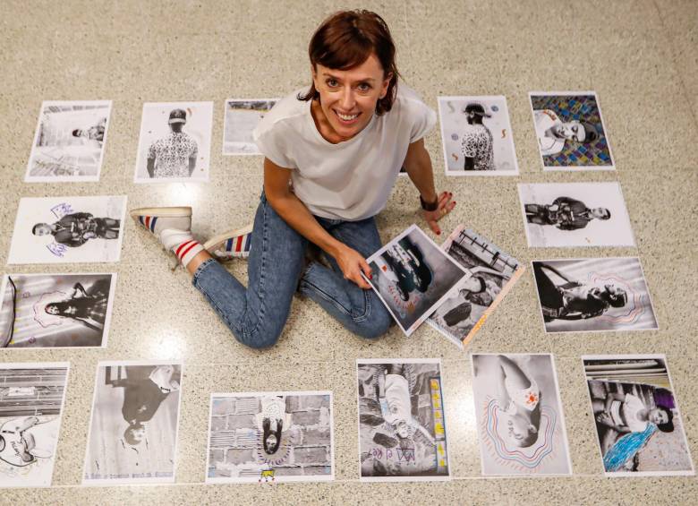 La primera etapa de la exposición se realiza en la Galería de la Alianza Francesa. Luego, las fotos serán expuestas en La Loma, de dónde son los participantes. FOTO Manuel saldarriaga.