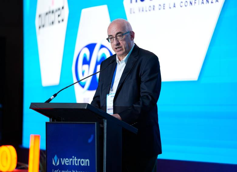 Leonardo Villar, gerente del Banco de la República, destacó que falta menos de un mes para que entre en vigencia la reforma pensional. FOTO Manuel Forero, Asobancaria