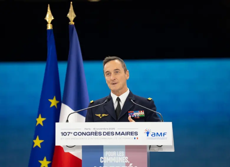 Fabien Mandon, jefe del Estado Mayor francés, durante su intervención ante los alcaldes. FOTO: Fabien Mandon vía X. 