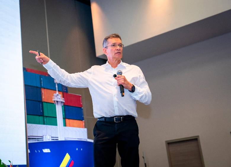 Tras cerca de 30 años al frente de Analdex, Javier Díaz advirtió que el aumento de los costos en pesos y la caída de los ingresos están afectando las finanzas de las empresas exportadoras. FOTO ANALDEX