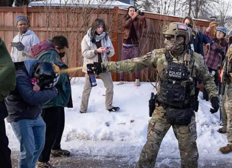 Uniformados del Servicio de Inmigración y Control de Aduanas (ICE). FOTO: ICE