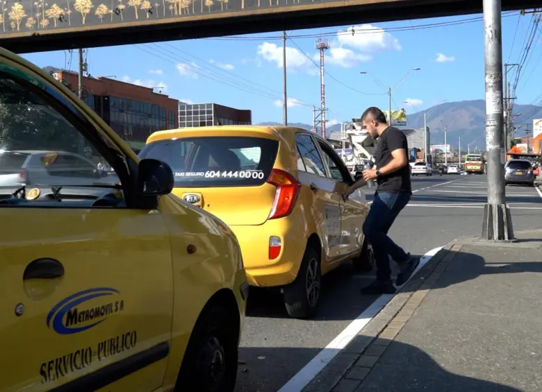 Para el taxi básico, el arranque o banderazo quedó en $5.900. FOTO: Alcaldía de Medellín