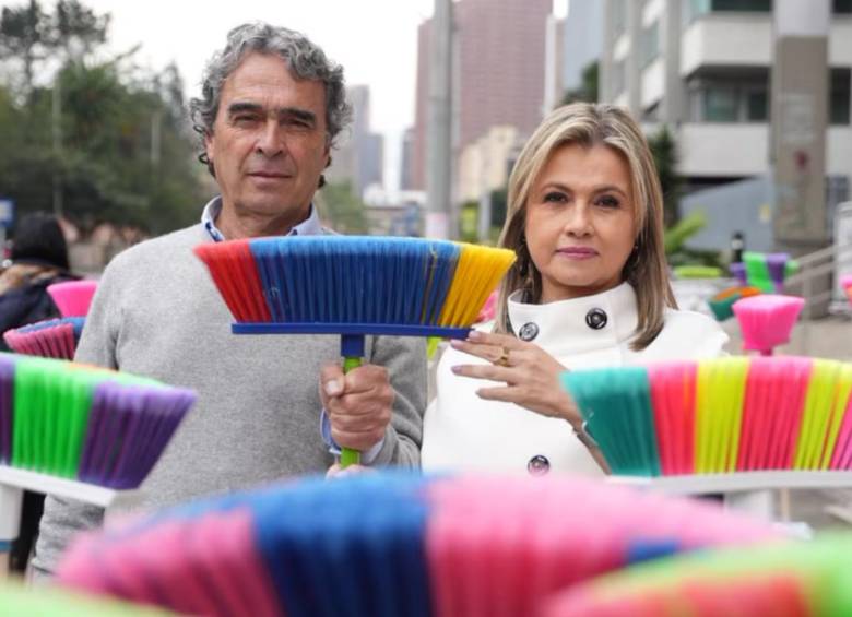 Sergio Fajardo y su fórmula vicepresidencial, Edna Bonilla. FOTO: SERGIO FAJARDO.