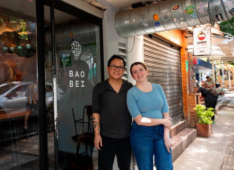 Ian Delfín y Nataly Montoya, cofundadores del restaurante Bao Bei de Medellín. FOTO Esneyder Gutiérrez