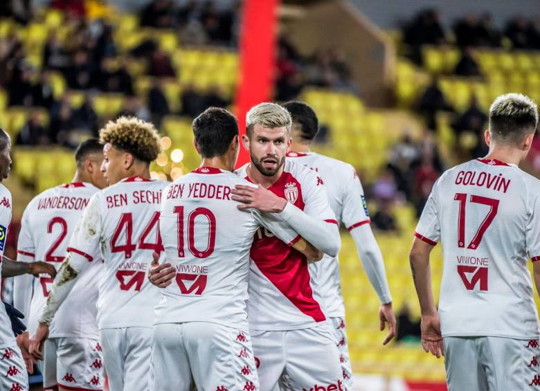 Ben Yedder después de un partido con sus compañeros del Mónaco. FOTO: REDES SOCIALES BEN YEDDER