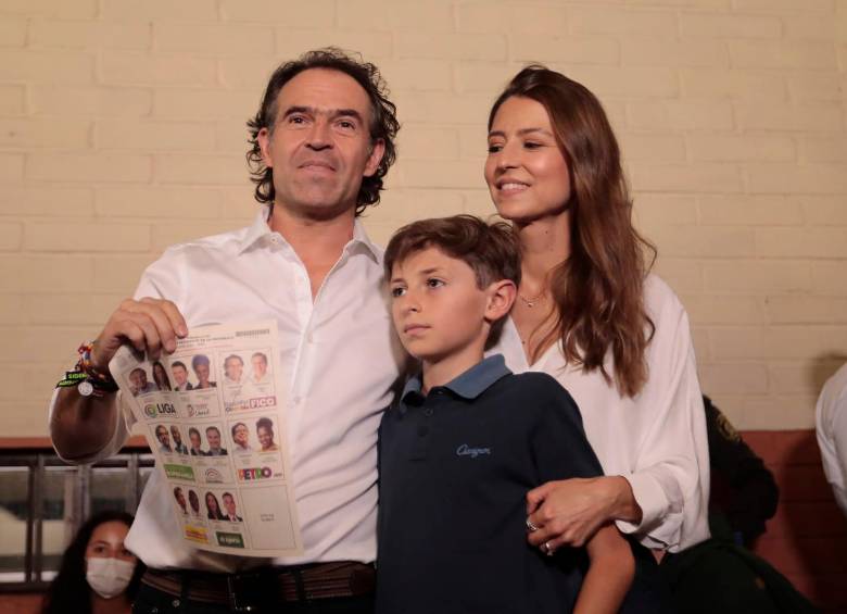 Federico Gutiérrez aseguró que su candidatura tiene la capacidad de “unir”. FOTO: CARLOS VELÁSQUEZ 