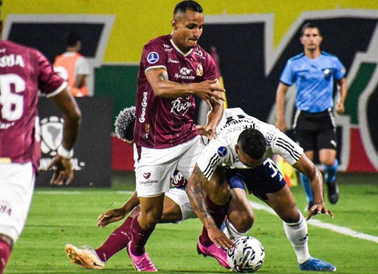 Independiente Medellín logró igualar el duelo sin goles en el Manuel Murillo Toro y luego desde los penales ganó la clasificación. FOTO: @DEPORTESTOLIMA