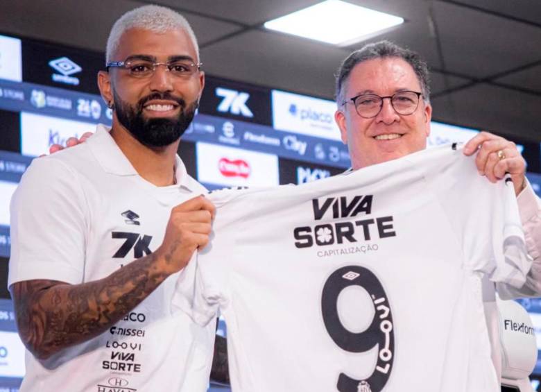 El delantero brasileño Gabriel Barbosa es una de las grandes figuras que ha tenido en los últimos años el fútbol de ese país. Llegó al Santos para ser compañero de Neymar. Foto: tomada del x de @SantosFC