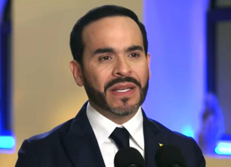 Abelardo de la Espriella habló en su espacio, ya habitual, de los domingos en la noche, sobre seguridad, comercio, balance de emergencias naturales, pero además cumplió fallo de tutela. FOTO: Presidencia