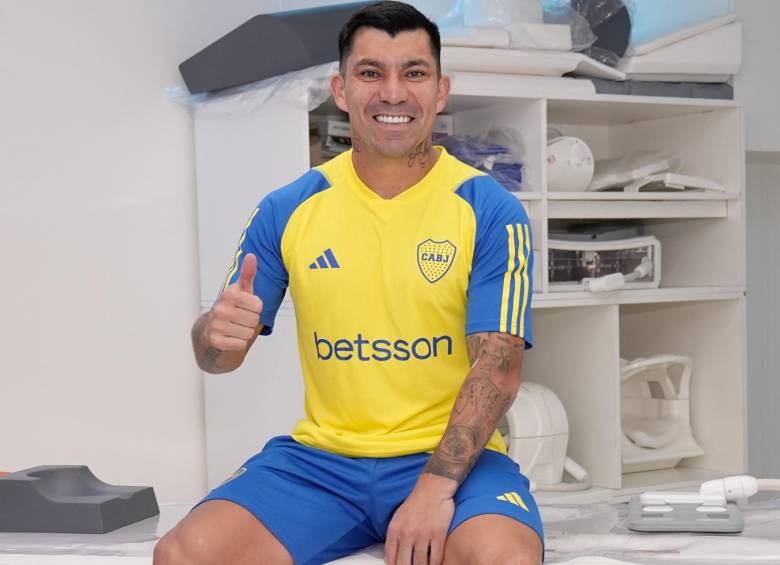 Después de 14 años, el jugador chileno volvió a Boca Juniors. FOTO: CUENTA DE X @BocaJrsOficial