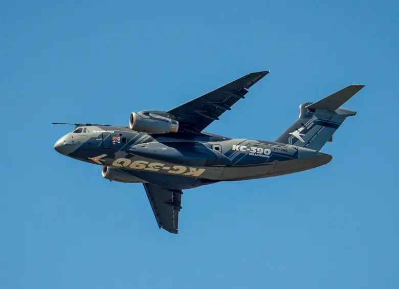 Este es el avión KC 390 para transporte militar, de la firma brasilera Embraer. El Gobierno de Colombia adquirió dos de estas aeronaves. FOTO: CORTESÍA @embraer.