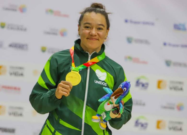 La ciclista de pista colombiana Martha Bayona ganó varias medallas durante este 2023, que la terminaron catapultando como la Deportista del año, destacándose en Juegos Nacionales, Mundial y Panamericanos. FOTO: TWITTER @MarthaBayona14