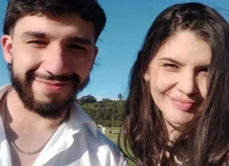 Juan Felipe y su prometida Natalia Patiño. FOTO: Cortesía de redes sociales 