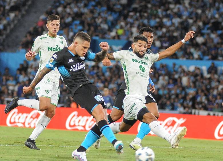 Imagen del partido de Racing contra Sarmiento. FOTO: TWITTER RACING