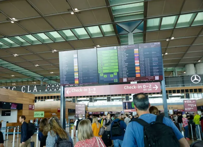 El aeropuerto de Berlín sufrió por el ciberataque a uno de sus proveedores. Foto: redes sociales 
