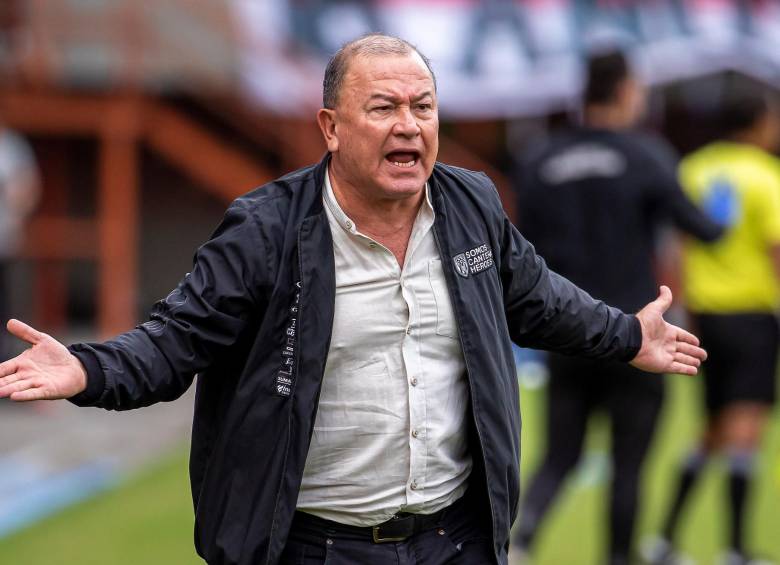 Alberto Suárez no seguirá al frente del Envigado. FOTO CARLOS VELÁSQUEZ