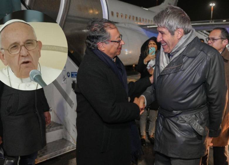 El tema central en este encuentro entre el presidente Gustavo Petro y el papa Francisco, será la Paz en Colombia y en el mundo. En la imagen, el mandatario recién bajado del avión, llegando a Roma, Italia. FOTO: PRESIDENCIA Y COLPRENSA