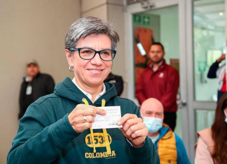 Claudia López el pasado martes manifestó su alegría por los resultados de las votaciones, en la primera vuelta presidencial. FOTO @CLAUDIALOPEZ 